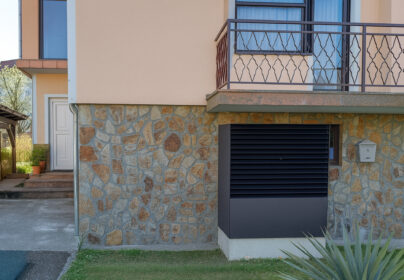 HEIZEN MIT RADIATOREN – DER EINFACHE UMSTIEG AUF EINE WÄRMEPUMPE IM BESTEHENDEN HAUS 